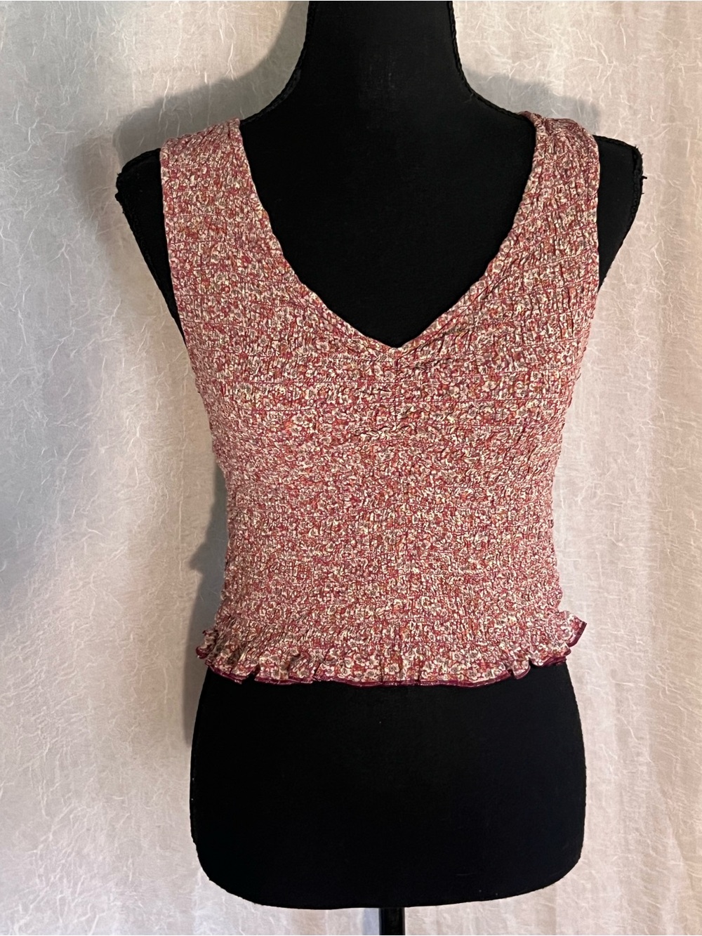 American Eagle Outfitters pink Smocked V-Neck floral crop top
